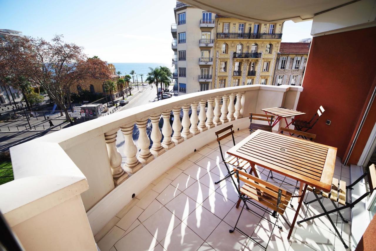 Domes Seaside Piscine, Free Parking, Airport Tramway Apartment Nizza